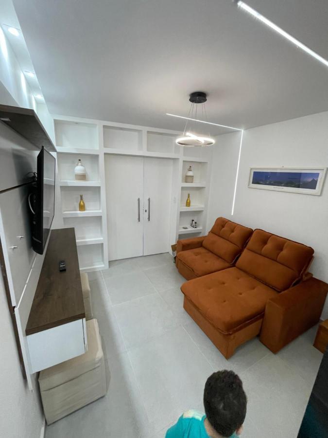 Em Copacabana Apartment *